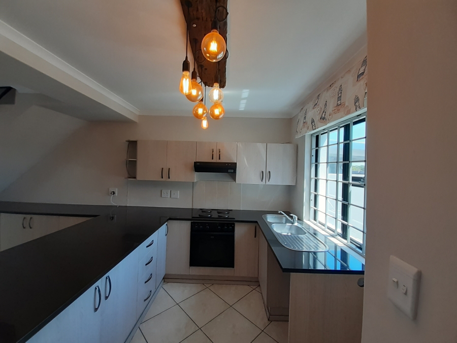 4 Bedroom Property for Sale in Paradise Beach Eastern Cape